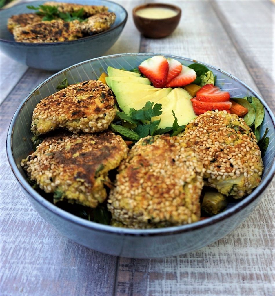 Oilfree easy falafel with mint and sesame