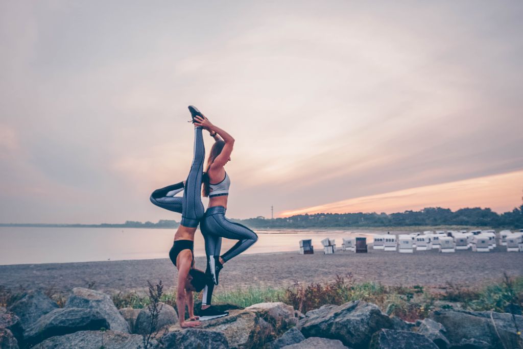 Sonnenaufgang Warnemünde und Yoga mit Tanith @sheloveseating 