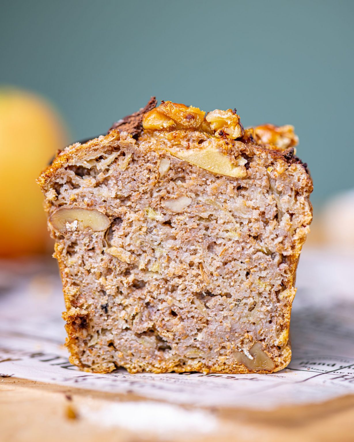 Gesundes Bananenbrot - vegan, vollwertig und zuckerfrei | Annelina Waller