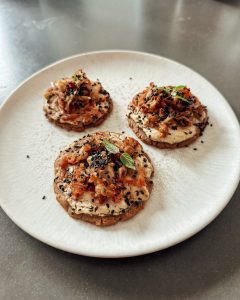 Gesunde Mini Kimchi Pizza