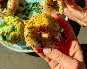 Scrambeled-Tofu-Bagel