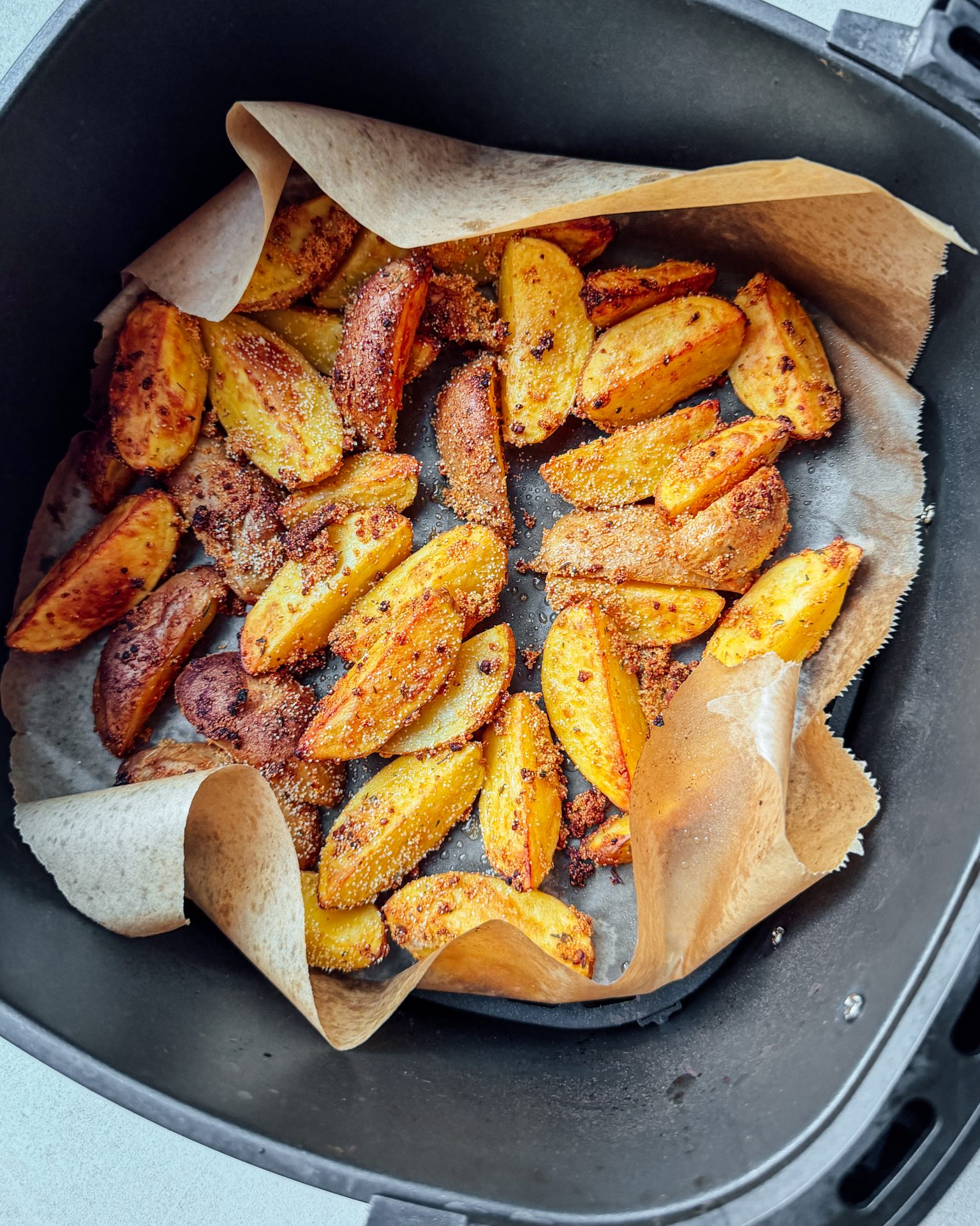 Kartoffel-Wedges mit wenig Öl
